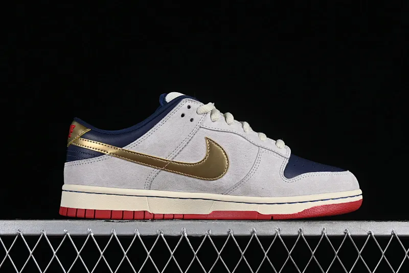 All Categories Nk SB Dunk Series Nk SB Dunk Low Low-top sneakers Foreign trade version Nk Dunk Low Rro "Old Spice" White, blue and gold SB low-top sports and leisure sneakers 304292-272